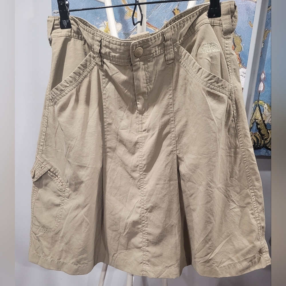 The North Face Nylon Womens Travel Skirt Size 10 Khaki Beige Hiking Activewear